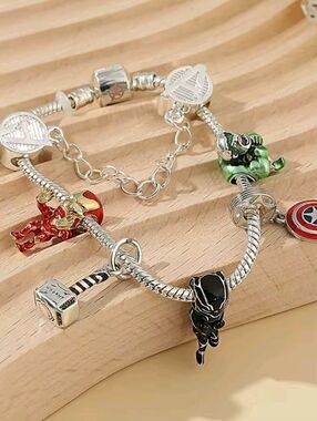 Marvel Avengers Charm Bracelet Silver 7.5" Iron Man Thor Captain America New